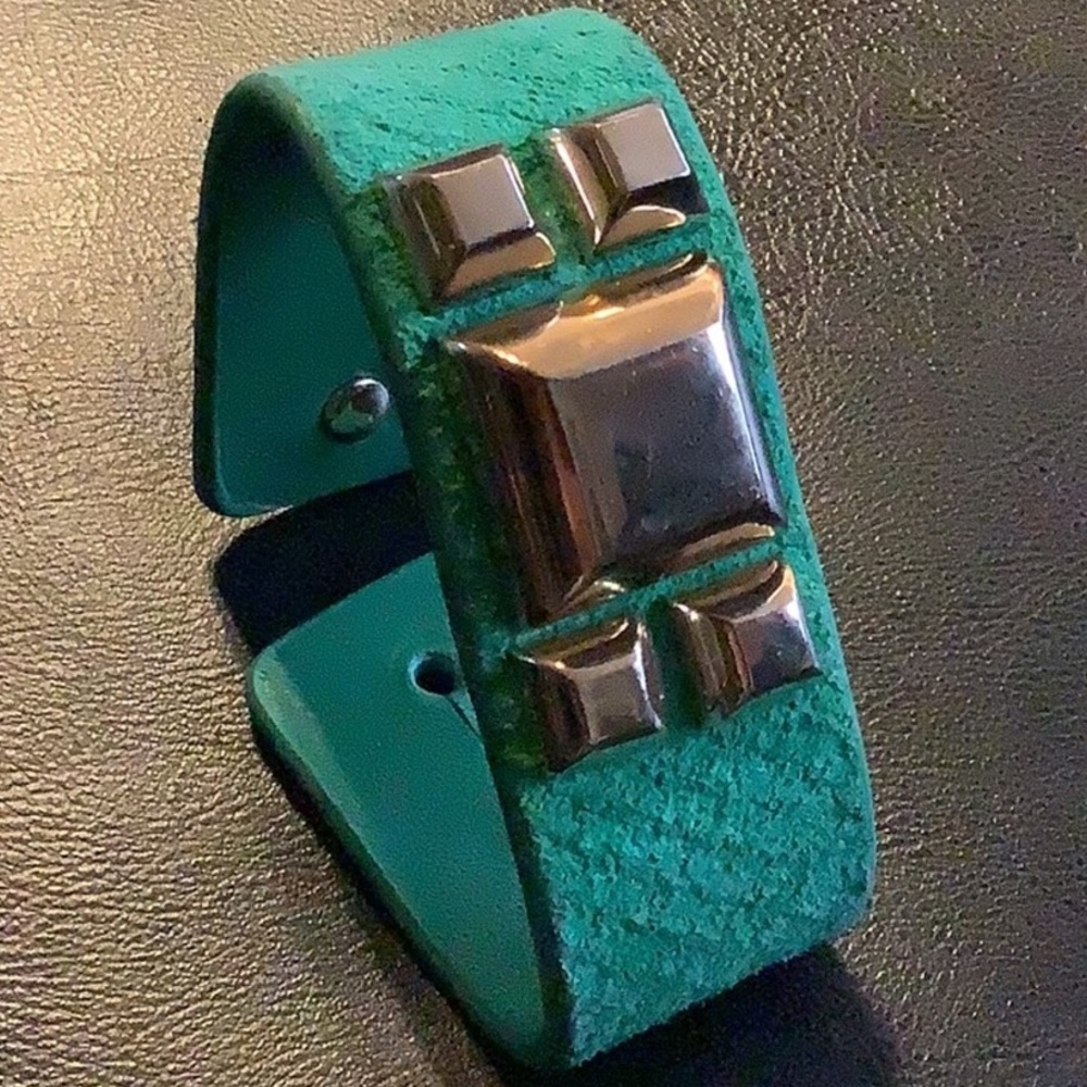 Green wide leather chunky raised bracelet